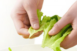 飞蚊症与眼睛怕光，如何理解与应对？